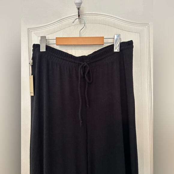 Aritzia Wilfred Free Black Wide-Leg Drawstring Women's Pants - Picture 2 of 10